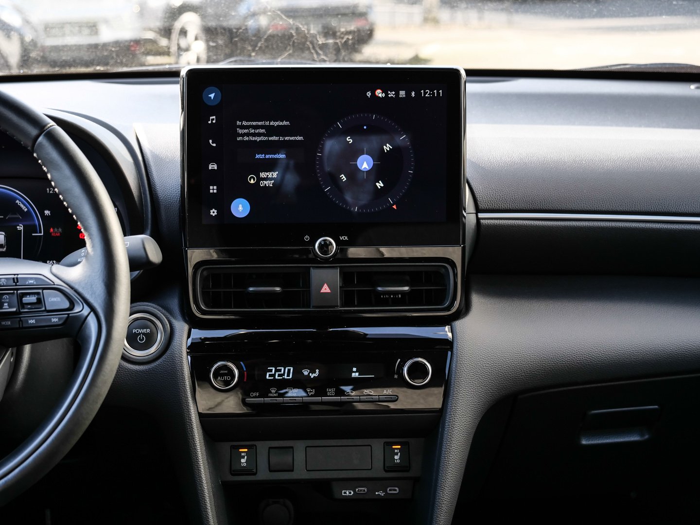 Foto 1 - Yaris Cross - 1.5 l 4x2 HY Winter Paket, weiß