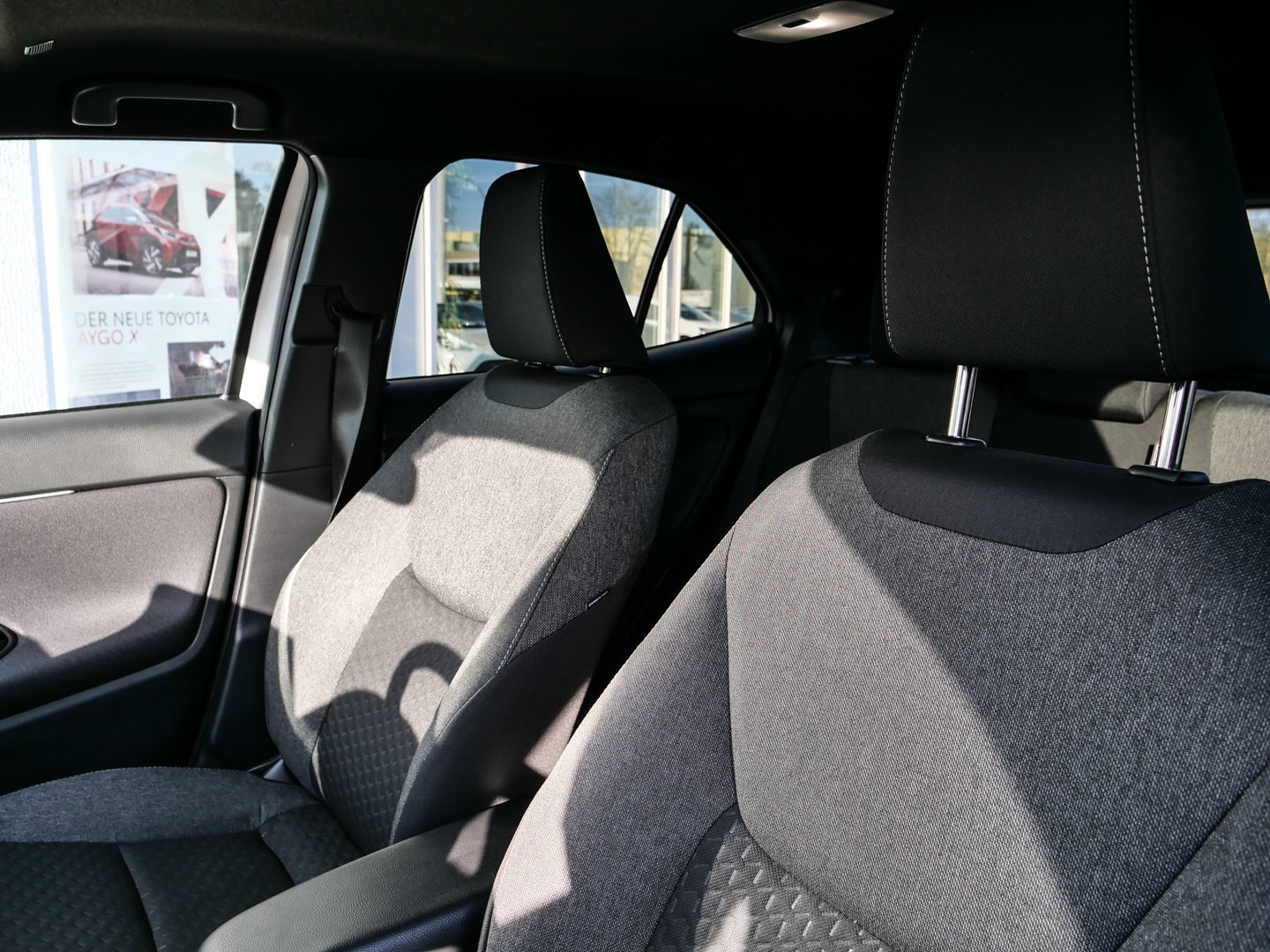 Foto 1 - Yaris Cross - 1.5 l 4x2 HY Winter Paket, weiß