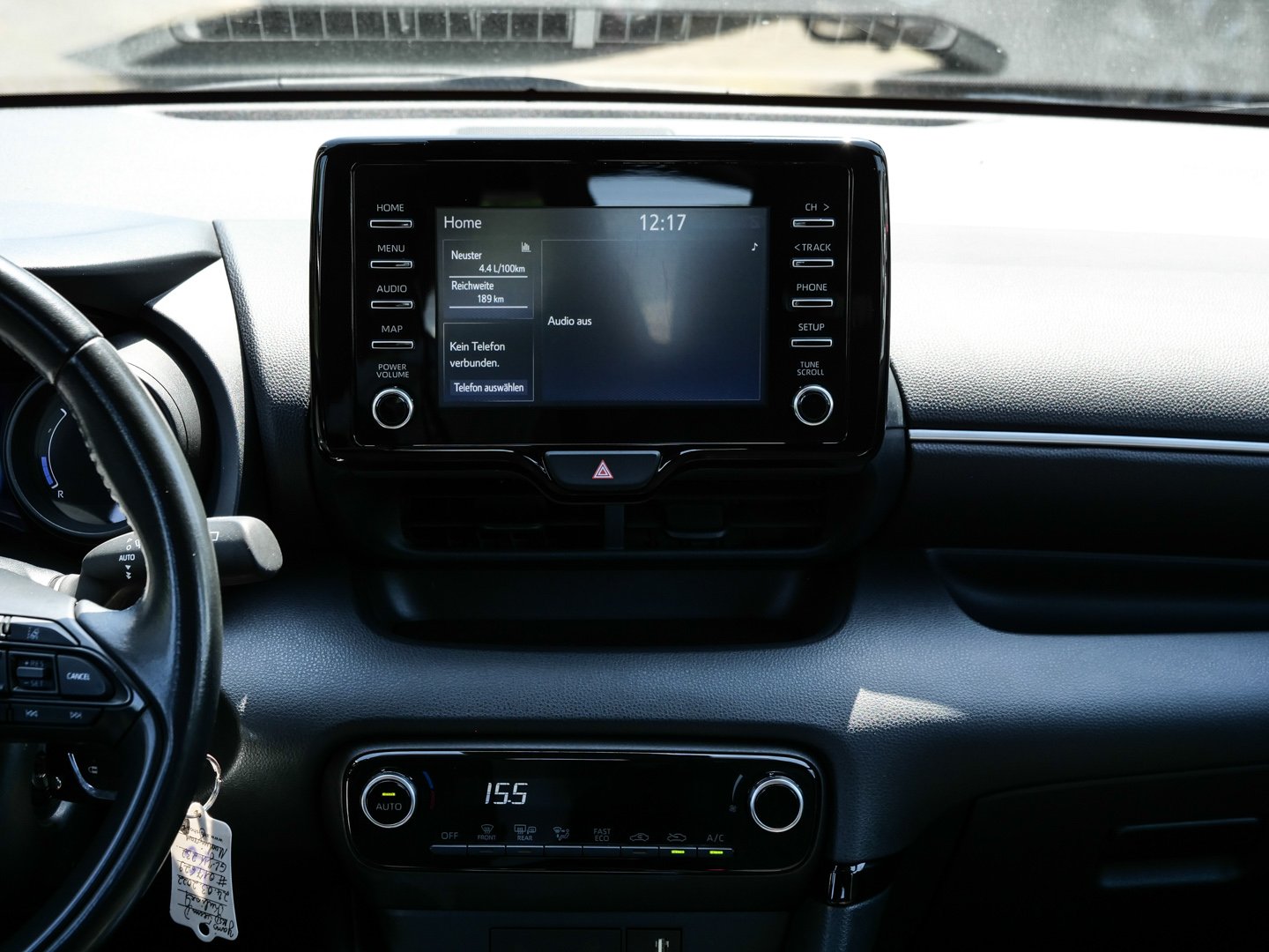 Foto 1 - Toyota Yaris Hybrid Team D Apple/Android DAB 16, Marlingrau