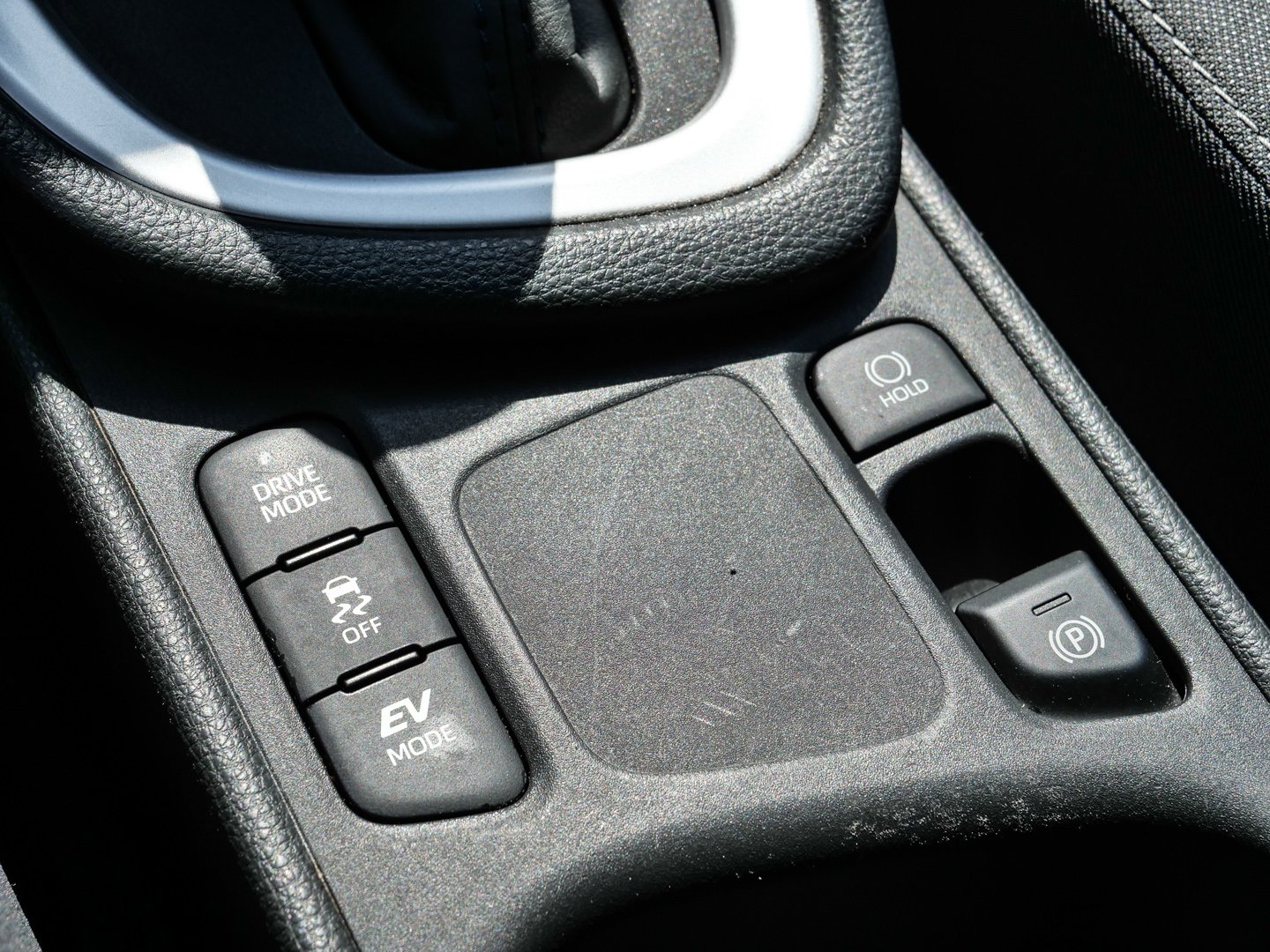 Foto 1 - Toyota Yaris Hybrid Team D Apple/Android DAB 16, Marlingrau