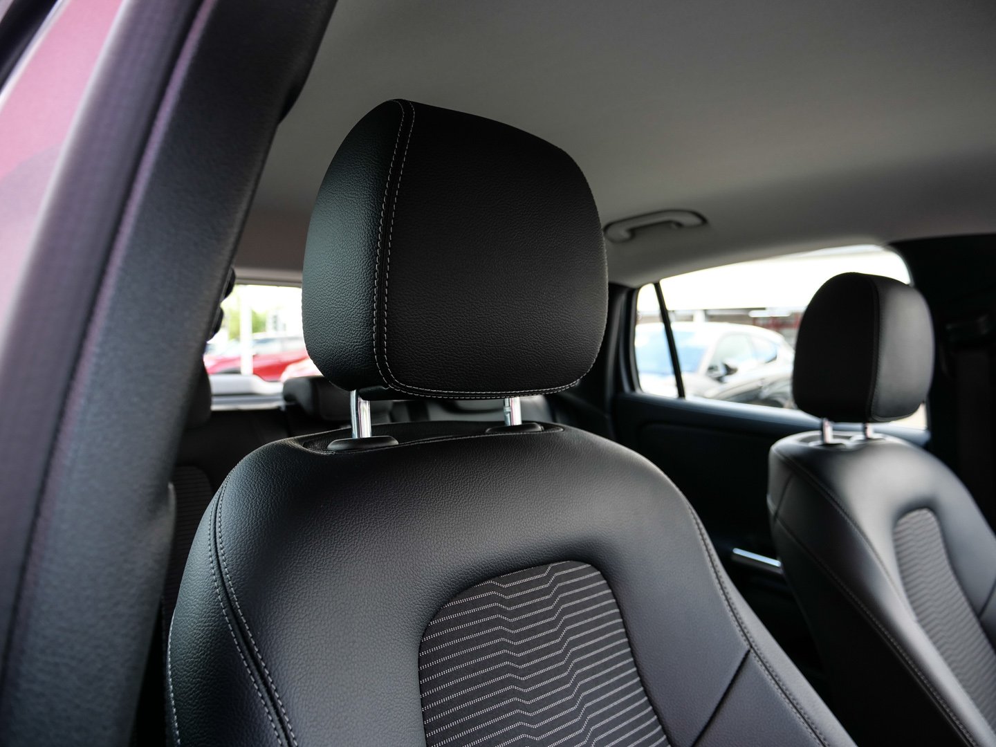 Foto 1 - Mercedes-Benz GLA 200 7G-DCT 7Gang Automatik, Mountaingrau-Met