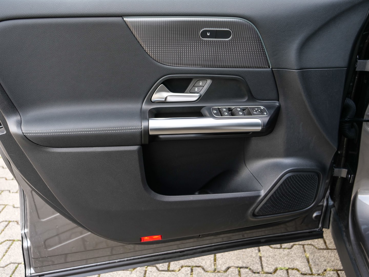 Foto 1 - Mercedes-Benz GLA 200 7G-DCT 7Gang Automatik, Mountaingrau-Met
